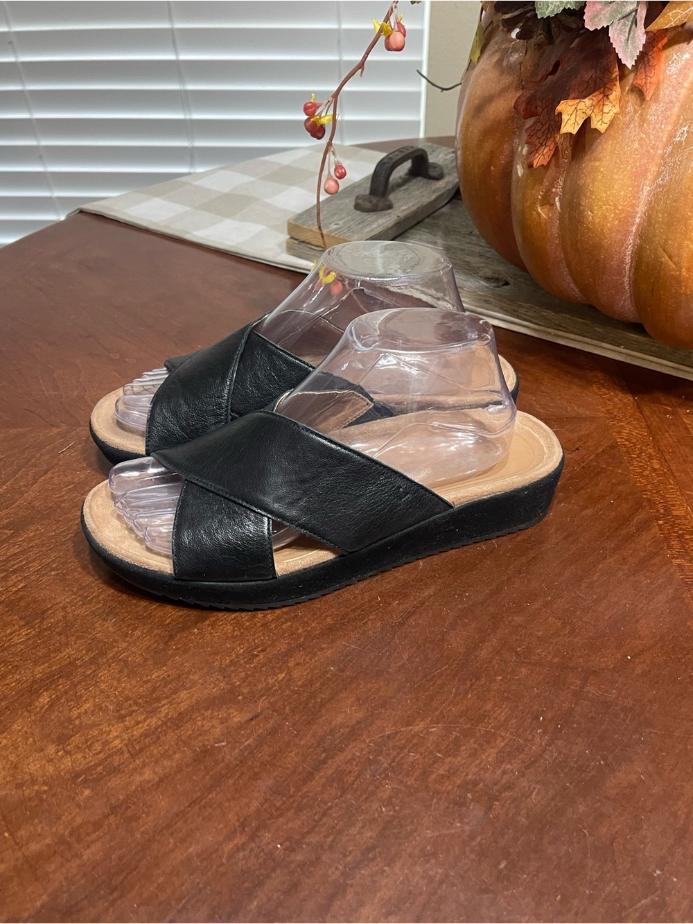 Vionic Hayden Leather Slide Sandals